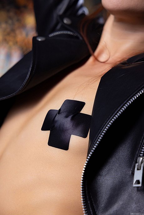 Met Art performed by Oxi Bendini Sex Pics