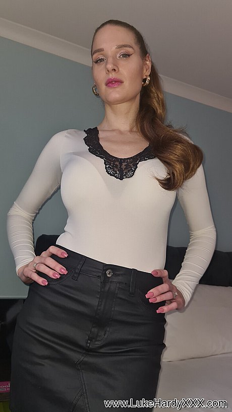 Luke Hardy XXX starring Bonnie Gee Hot Gallery - Image 4 of 17  in Teen category   featuring Bonnie Gee 