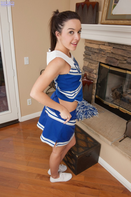 Cheerleader Jaslene Jade shows off her perfect breasts & spreads her puffy snatch - #1468021