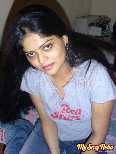 Skinny Indian chick girl girl uncups giant naturals after removing blue jeans - #636456
