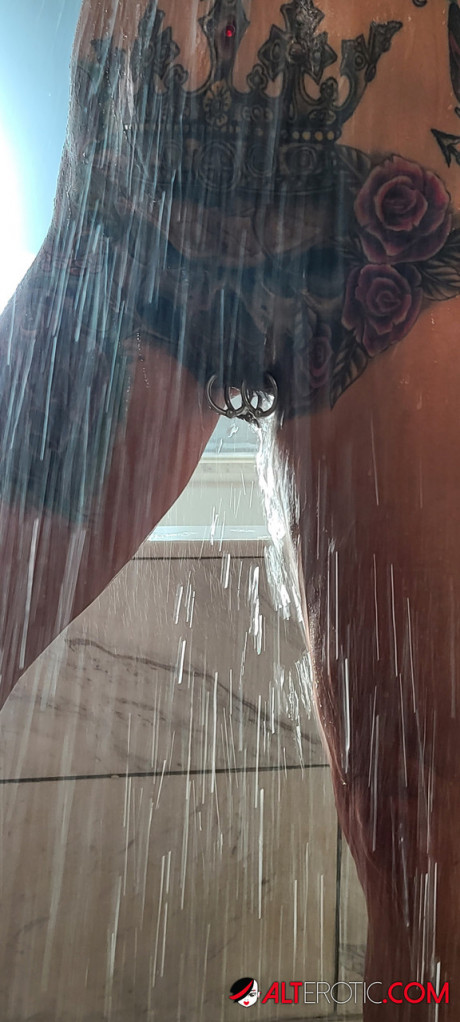 Tatted old girl Marie Bossette highlights her pierced twat while showering - #180368