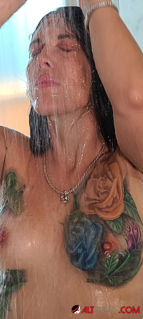 Tatted old girl Marie Bossette highlights her pierced twat while showering - #180369