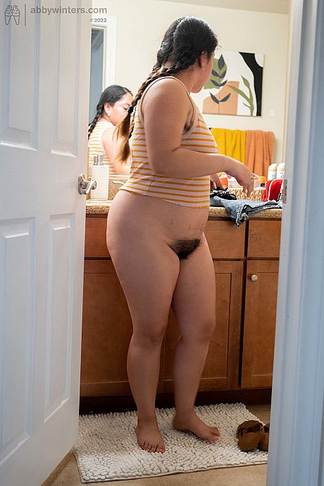 Chubby amateur Lola L shows her bushy snatch & her huge behind while dressing - Image 4 of 20  in Amateur category   featuring Lola L 