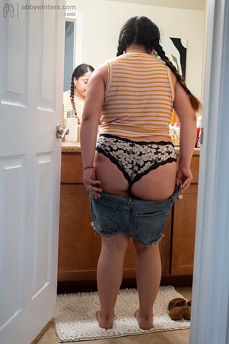 Chubby amateur Lola L shows her bushy snatch & her huge behind while dressing - Image 9 of 20  in Amateur category   featuring Lola L 