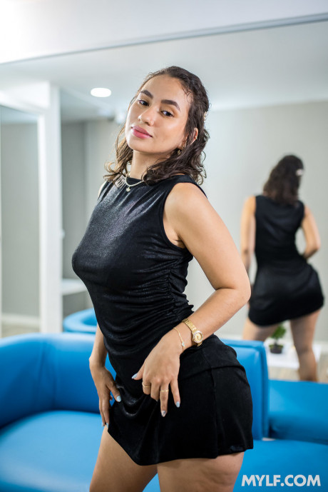 Curvy bombshell Danilisboa blows and fucks a monstrous dick doggystyle - #1179662